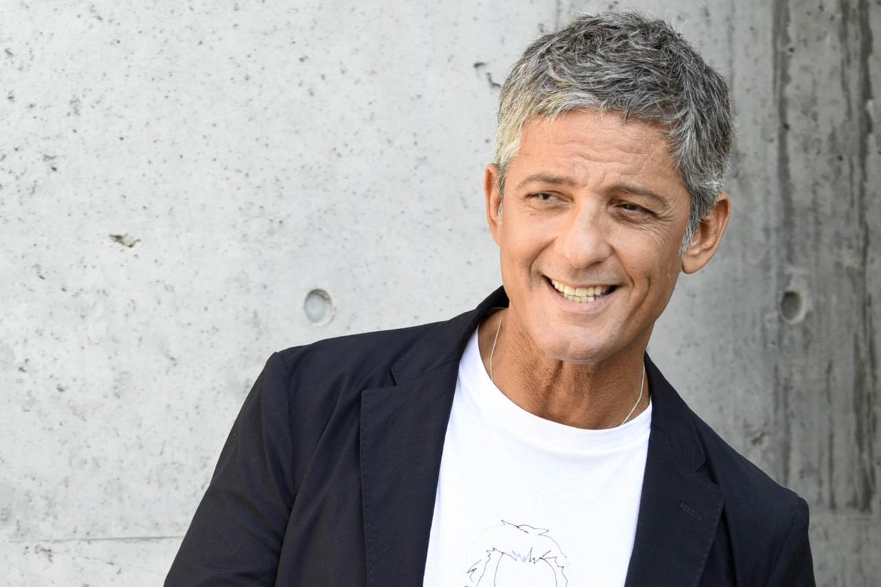 Coronavirus, Fiorello lancia l’hashtag: #IoRestoaCasa