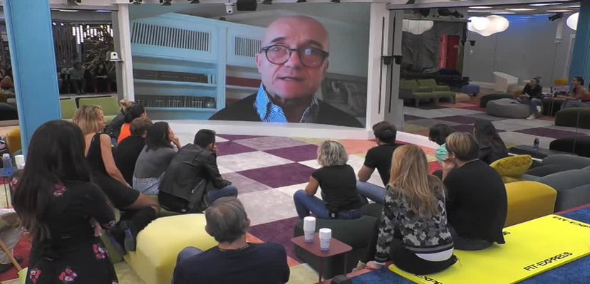 GF Vip, aggiornamenti Coronavirus: Signorini fa il punto, la paura dei concorrenti preview