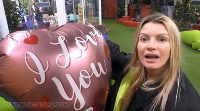 Licia Nunez, dedica alla compagna nel loro anniversario: “Noi l’esempio dell’amore universale” preview