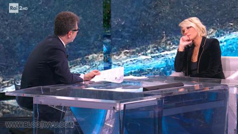 Maria De Filippi: “Tina Cipollari? Le dico di non esagerare, ecco cosa faccio…” article-post