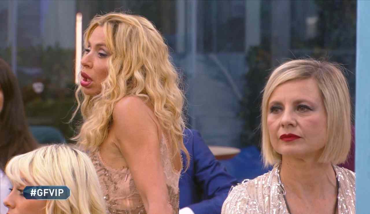 Antonella Elia e Valeria Marini, ecco chi è il misterioso uomo che hanno in comune