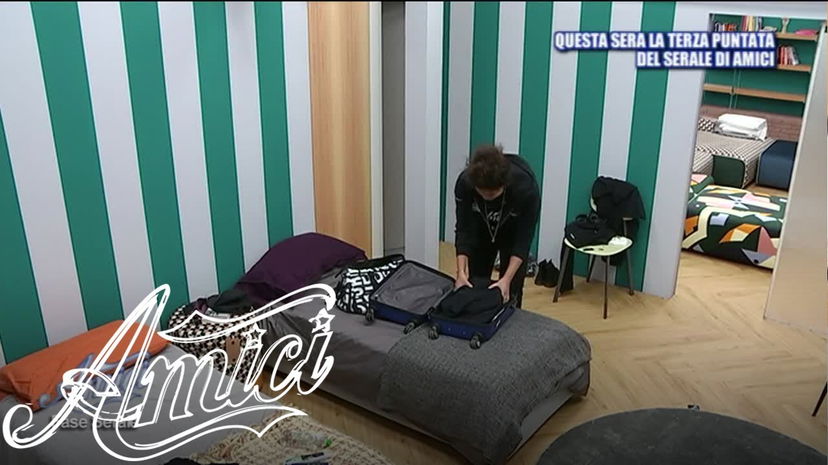 Amici 19, Nyv abbandona la scuola e fa la valigia: “Non sto bene, devo andarmene” preview