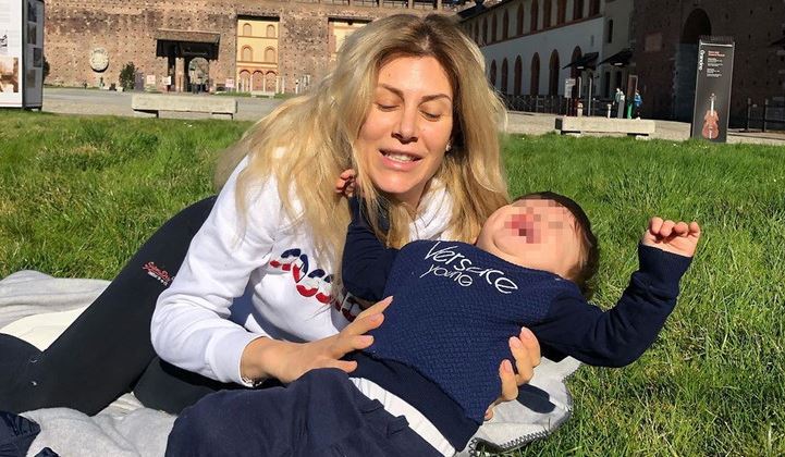 Coronavirus Paola Caruso al parco con il figlio Michelino