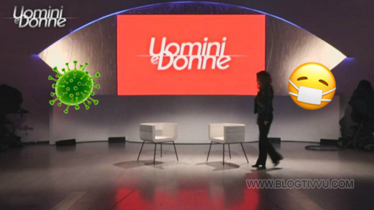 Uomini e Donne, Coronavirus: registrazione trono over, sedie lontane e studio mezzo vuoto preview