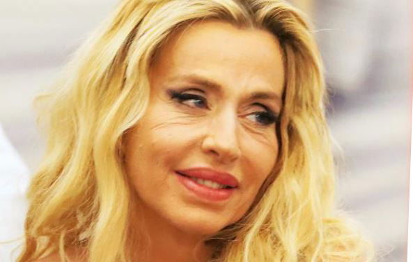 Grande Fratello Vip, Valeria Marini: “Antonella Elia? Fuori per colpa sua!”