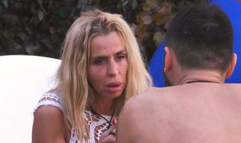 GF Vip: Valeria Marini, tosse preoccupa Testi, tampone Coronavirus prima di entrare in Casa preview