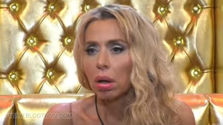 GF Vip, Coronavirus: “Virus fuggito da laboratorio”, bislacca tesi di Valeria Marini preview