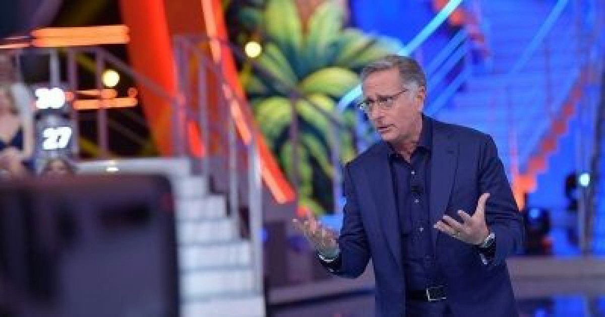 Ciao Darwin 8, Davide contro Golia