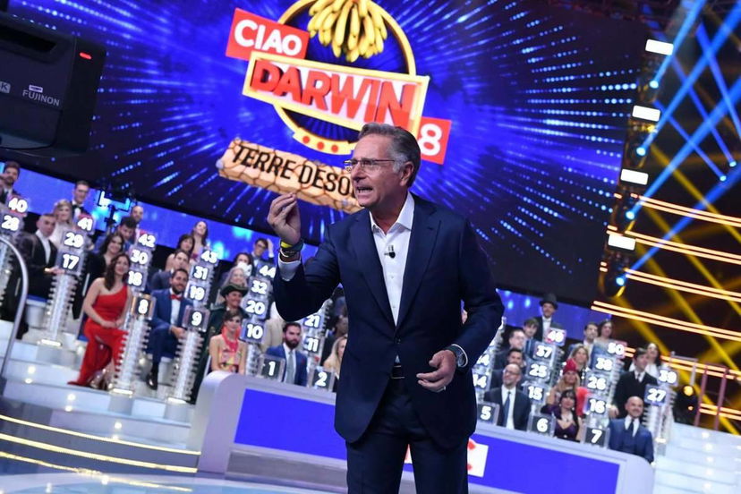 Ciao Darwin, Cime contro Rape: anticipazioni 11 aprile, ospiti Umberto Broccoli e Carmen Di Pietro preview