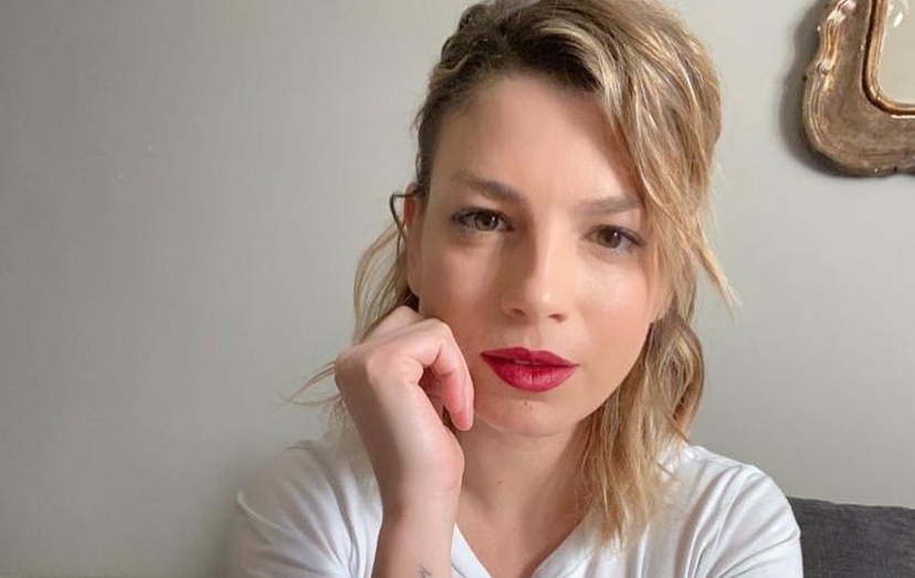 Emma Marrone, occhi lucidi per colpa dell’hater: “gente brutta dentro”, lo sfogo preview