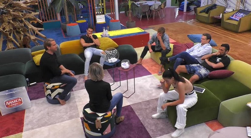 Finale Grande Fratello Vip, concorrenti hanno paura di uscire: “sarà un altro mondo!” preview