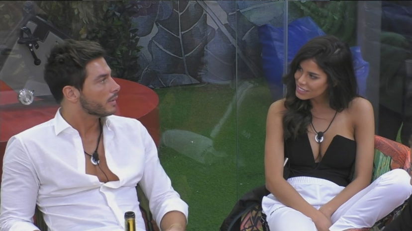 Grande Fratello Vip, Sara Soldati “stuzzica” Andrea Denver: le dichiarazioni piccanti preview