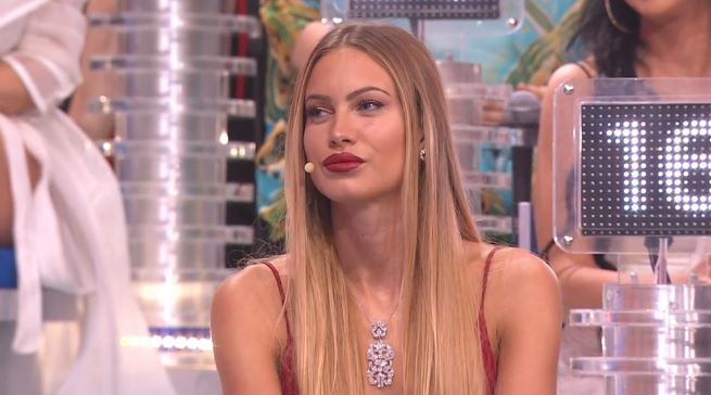 Taylor Mega, capitana Messaline e sfilata Ciao Darwin: la sua quarantena social – VIDEO preview