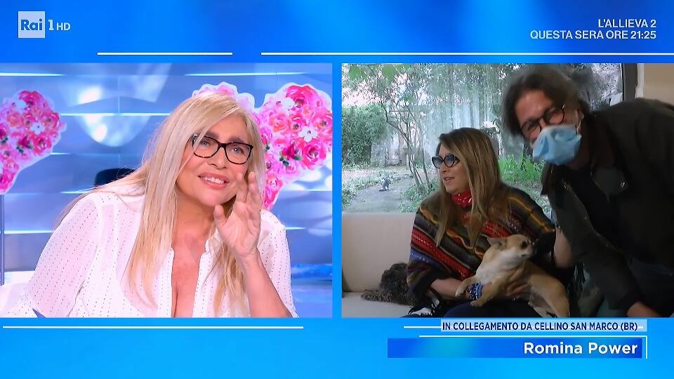 Domenica In, cameraman inciampa in diretta: gag con Mara Venier