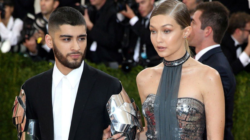 Gigi Hadid e Zayn Malik, dopo figlio arriva il matrimonio? Bracciale e nuovo tatuaggio preview