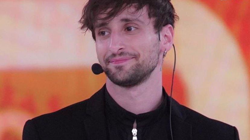 Amici Speciali, come è andata la prima puntata? Alessio Gaudino (vestito) batte gli altri ballerini preview