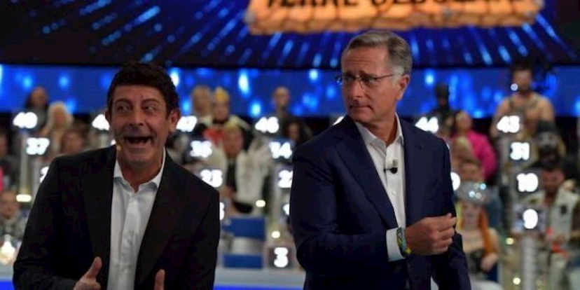 Ciao Darwin 8, Web contro TV: ospiti e anticipazioni del 9 maggio, arriva Padre Natura preview