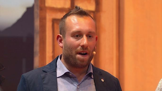 Davide Simoni, chi è? Ciao Darwin, Viaggio nel tempo: “Frosinone” degli Umani – VIDEO preview