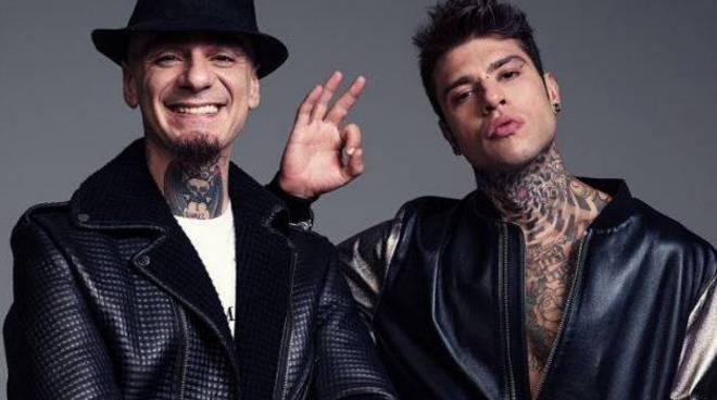 Fedez e J-Ax: nuovo segnale di pace? Il gesto del marito di Chiara Ferragni non passa inosservato – FOTO article-post