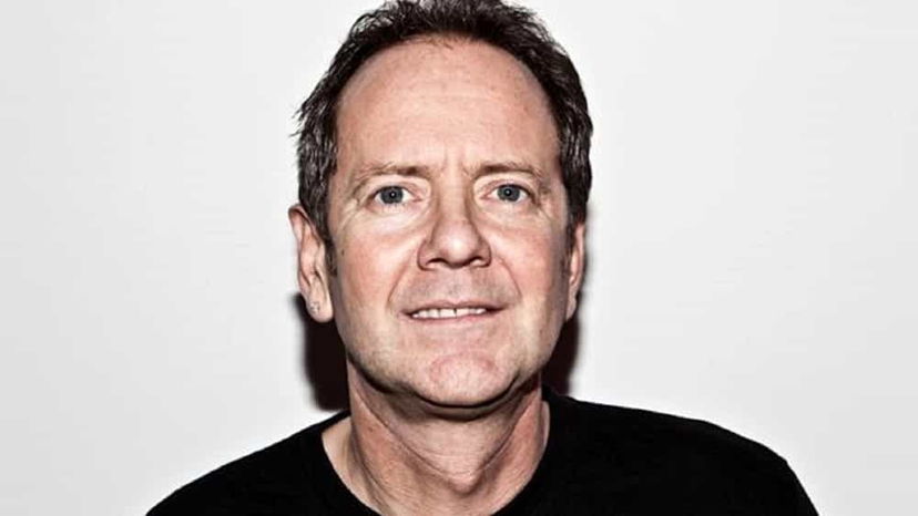 Come è morto John Peter Sloan? Crisi respiratoria e ipotesi Coronavirus preview