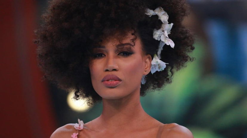 Madre Natura, Ciao Darwin 7: chi è Romina Mosso Morais Gomes, Corpo contro Spirito preview