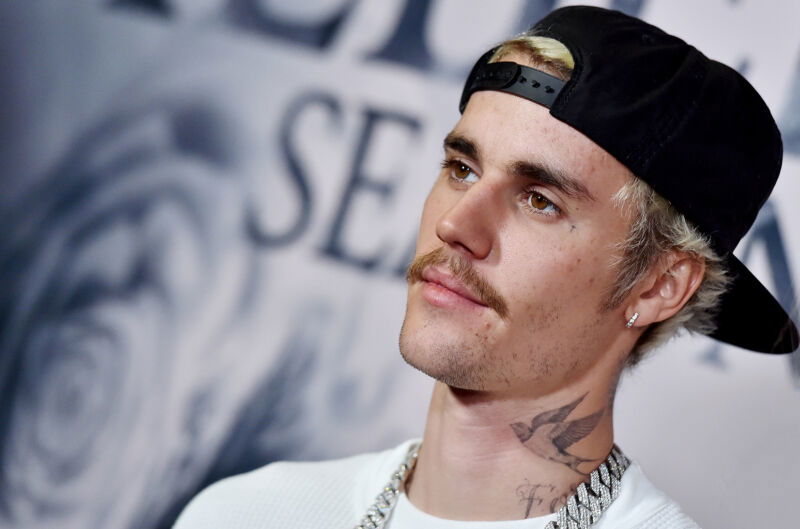 Justin Bieber accusato di violenza sessuale: denuncia choc di due donne (una è molto famosa) article-post