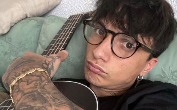 “Non c’è stata alcuna pandemia”: Ultimo ed il ‘mi piace’ choc, bufera social preview