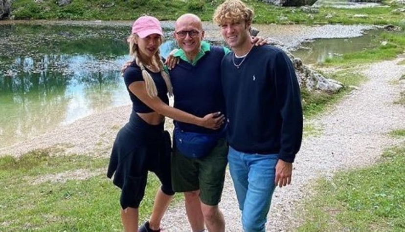 “Ma De Martino non stava con la Marcuzzi?” Paolo Ciavarro e Clizia Incorvaia “vittime” del gossip Belen-Stefano per “colpa” di Signorini (VIDEO) preview