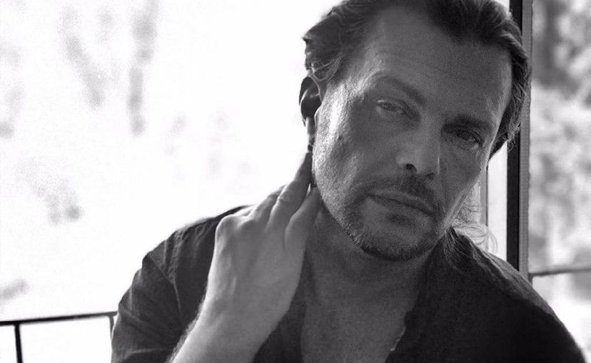 Gianluca Grignani lasciato dalla moglie? “Vuole mettere casa in vendita, intorno ha il vuoto”, l’appello preview