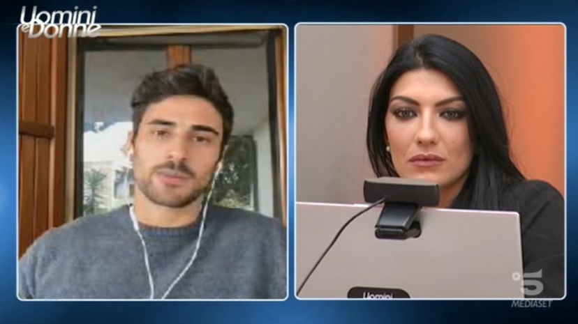 Uomini e Donne, Alessandro Graziani: “Giovanna Abate? Vorrei scrivere un messaggio” preview