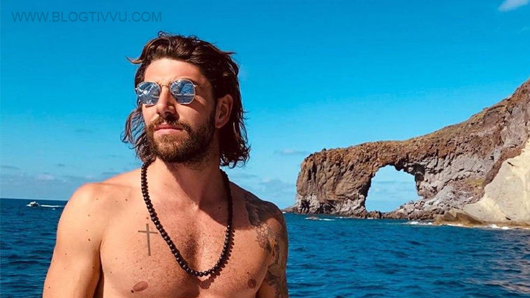 Ignazio Moser al mare con l’ex tronista: in comune una fidanzata famosa, ecco chi è preview