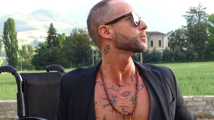 Tronista in carrozzina a Uomini e Donne? L’appello di Ivan Cottini: “Maria, fammi innamorare” preview