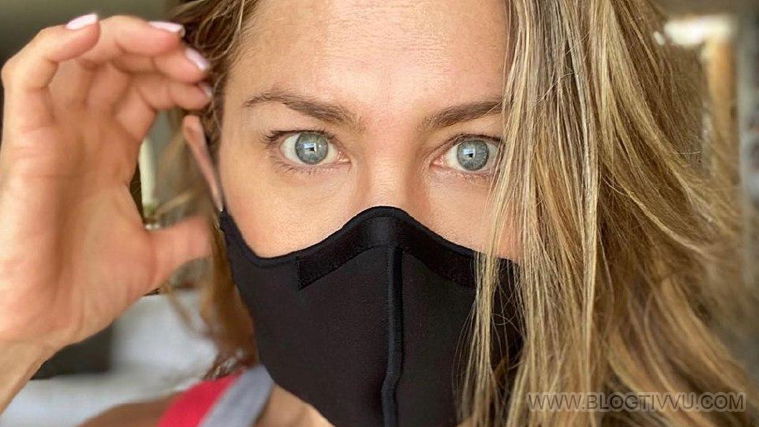 Jennifer Aniston, foto choc dell’amico in ospedale: “Questo è il Covid, mettete la mascherina” preview