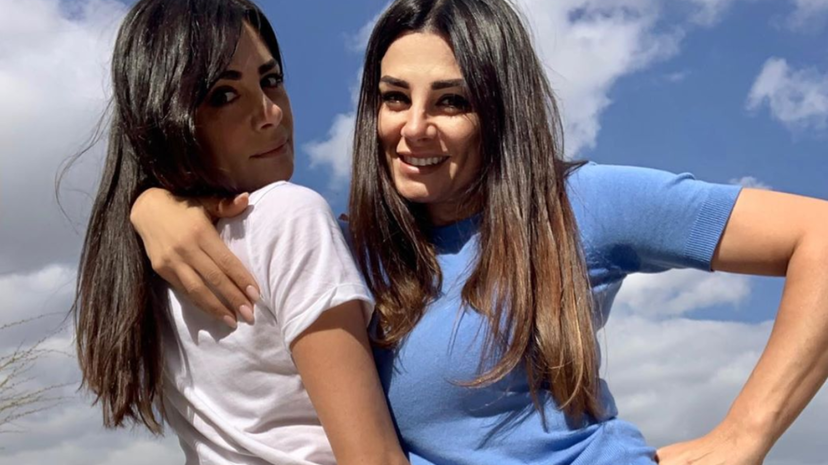 Svastica sulla torta, Serena Enardu e la sorella Elga si scusano: “E’ stato un errore!” (VIDEO) preview