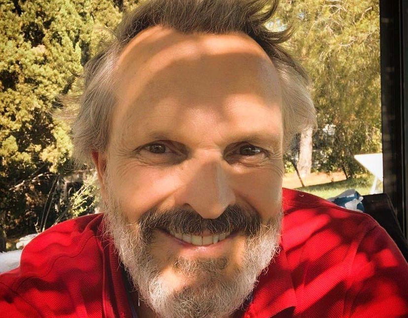 Miguel Bosè contro le mascherine: mamma morta per il Coronavirus, ora appoggia i No-Mask – VIDEO preview