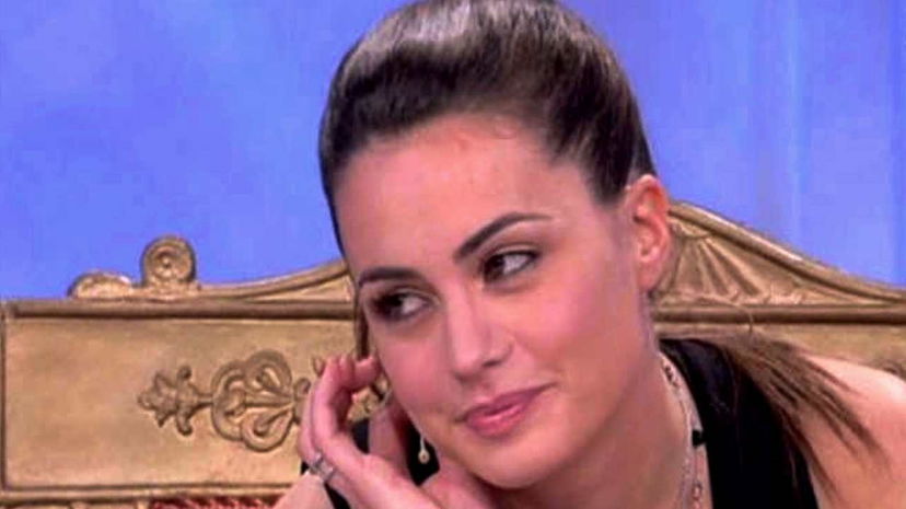 Paola Frizziero incinta: storico ex volto di Uomini e Donne sfoggia il pancione – FOTO preview