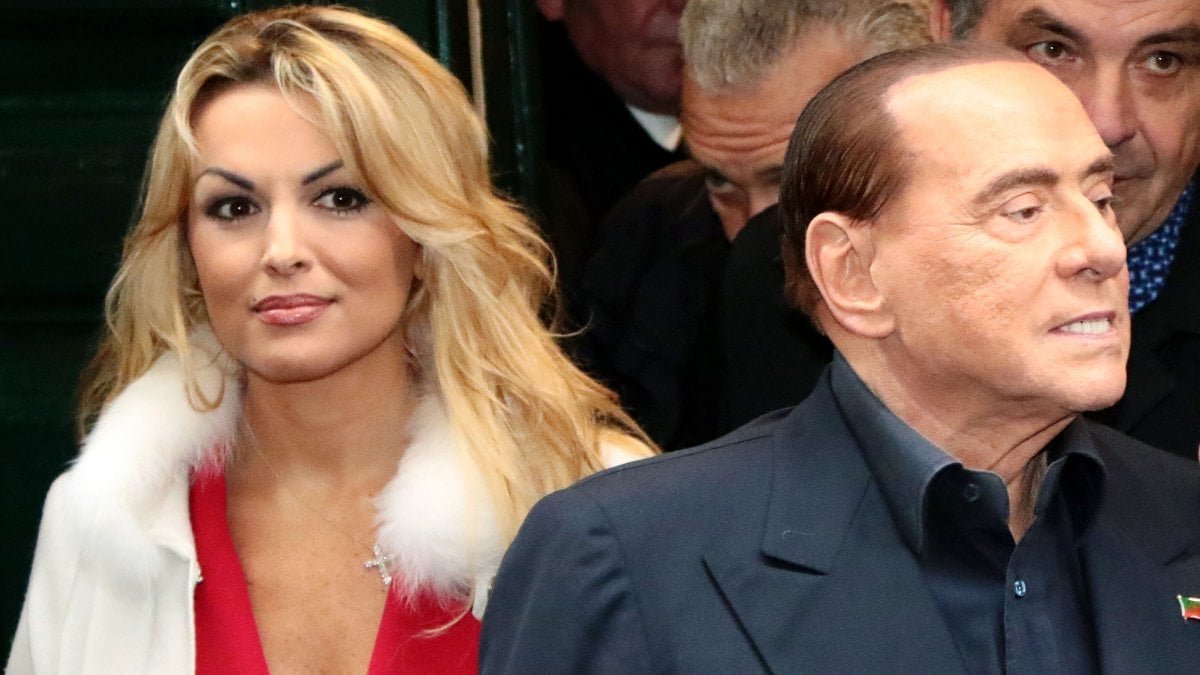 Silvio Berlusconi e la buonuscita di Francesca Pascale