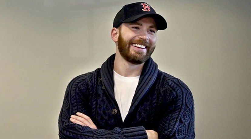 “E’ stato così imbarazzante”, Chris Evans commenta la foto hot finita su Instagram per errore preview