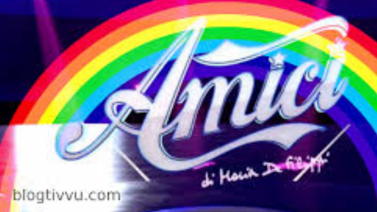 Cantante di Amici fidanzato con un uomo trans: rivelazione sulla sua identità gender fluid preview