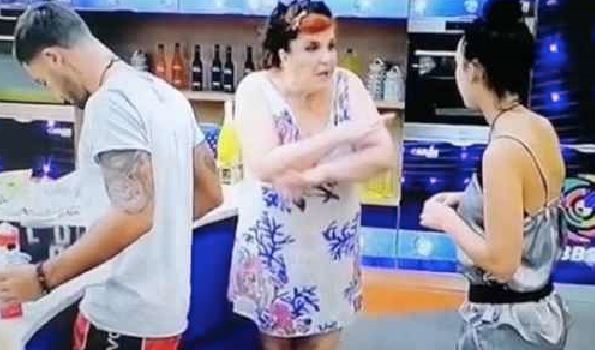 Patrizia De Blanck, furia al GF Vip: “Me ne vado, mi sono già rotta i coglion*!” (VIDEO) preview