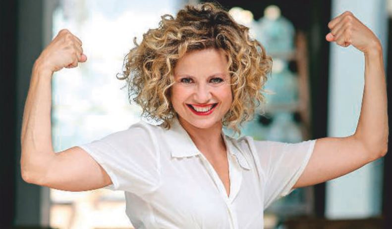 Antonella Elia svela se sta con Pietro Delle Piane e parla del nuovo ruolo al Grande Fratello Vip article-post