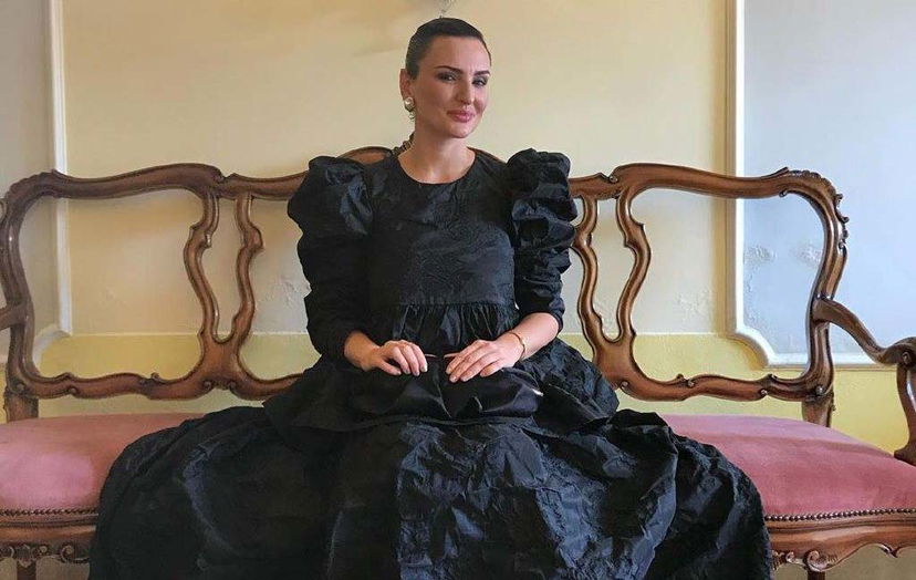 Arisa sbarca ad Amici 20? “Coinvolta in un progetto Mediaset”, l’indiscrezione preview