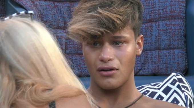 Denis Dosio piange al GF Vip 5: “Mia madre in lacrime per colpa dei miei haters” – VIDEO article-post