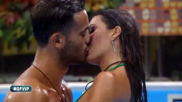 Bacio tra Elisabetta Gregoraci e Pierpaolo Pretelli