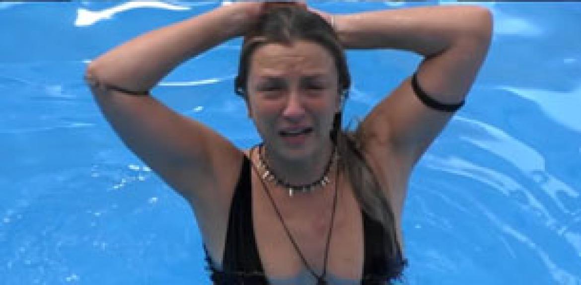 “Non ce la faccio”, nuovo crollo per Myriam Catania al Grande Fratello Vip (VIDEO) article-post