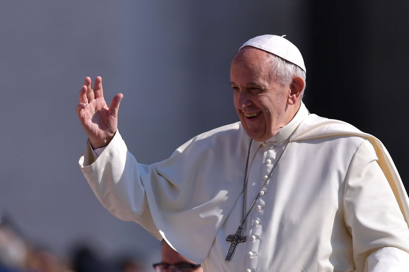 Papa Francesco sostiene le coppie gay: “Sì alle unioni civili, hanno diritto di essere felici” preview