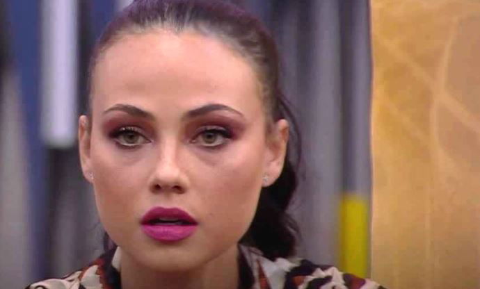 “Adua Del Vesco è lesbica”, avrebbe avuto una storia con un’altra donna: retroscena choc preview