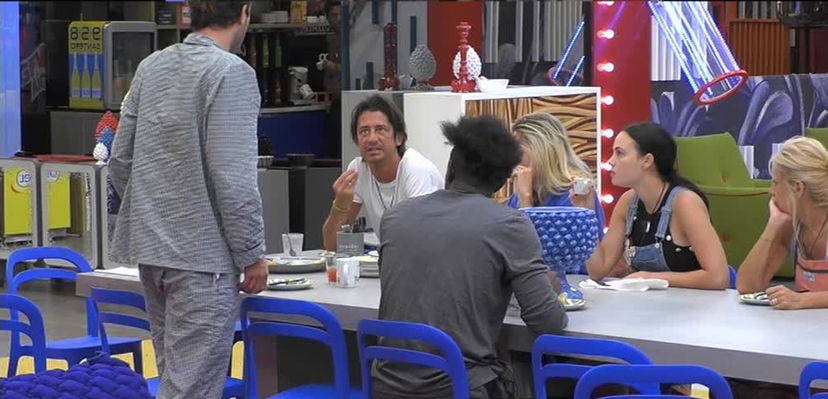 GF Vip, scontro di fuoco tra Oppini e Tommaso Zorzi: “Non dirmi cosa devo fare!” (VIDEO) preview