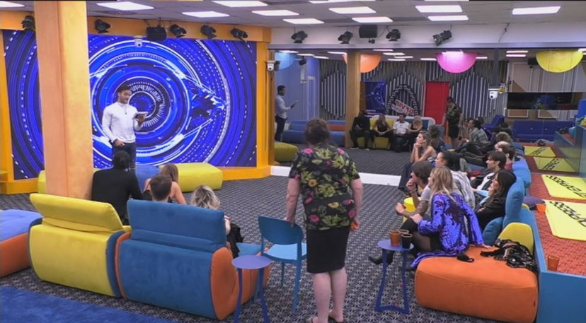 GF Vip: “Chi ha figli potrà sentirli al telefono”, ma un particolare fa infuriare Patrizia De Blanck preview