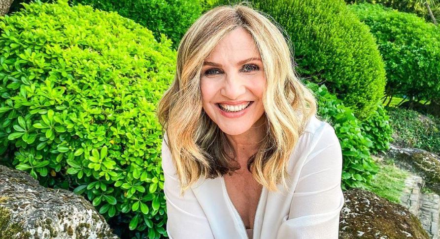 Lorella Cuccarini ad Amici di Maria De Filippi? article-post